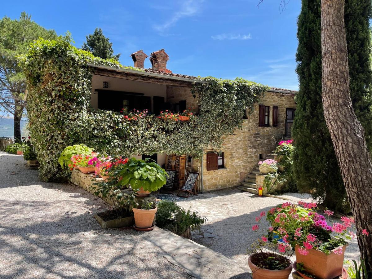 La Panoramica Gubbio - Maison De Charme - Casette E Appartamenti Self Catering Per Vacanze Meravigliose! Exteriér fotografie
