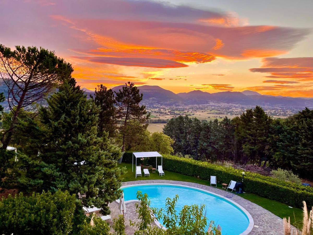 La Panoramica Gubbio - Maison De Charme - Casette E Appartamenti Self Catering Per Vacanze Meravigliose! Exteriér fotografie